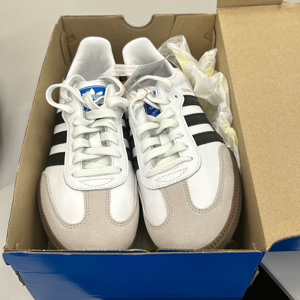 Adidas sambas NWT